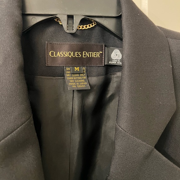 Classiques Entier Wool Three Button Blazer in Black, Size Medium - Picture 2 of 6